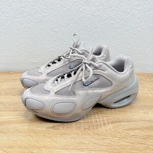 NEW Nike Air Max Muse SE Size 8 College Grey Metallic Silver Womens HM0750-001